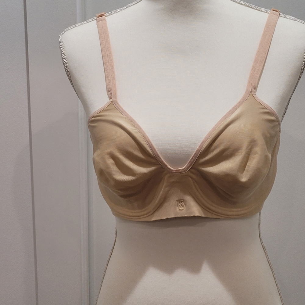 Barely There beige size 36D underwire bra